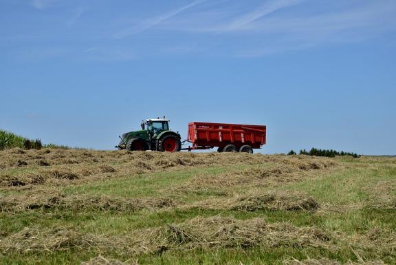 Ensilage herbe.jpg