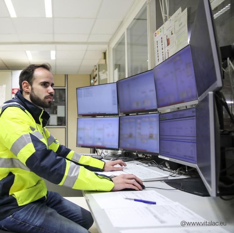 Moyens industriels poste contrôle automatisme